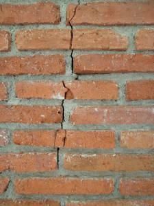 structural-cracks-in-walls